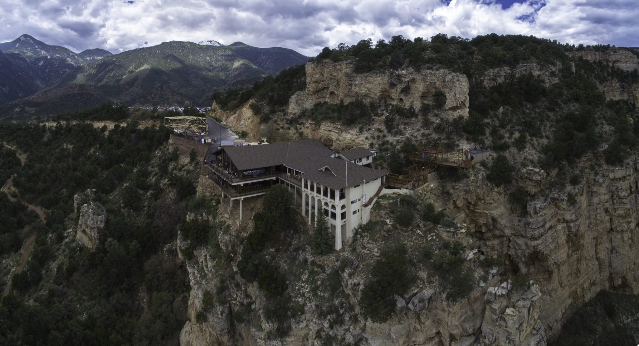 Cave of the Winds Mountain Park